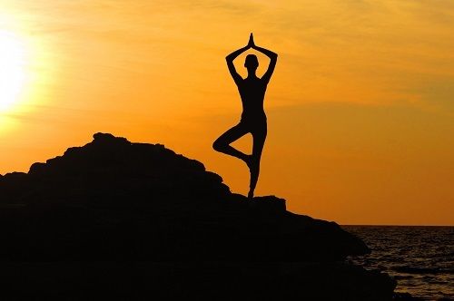 faire yoga silhouette