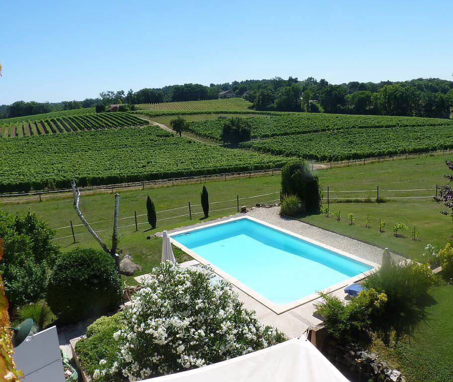 Piscine et vignes du Grand Jaure